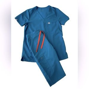 Figs scrubs